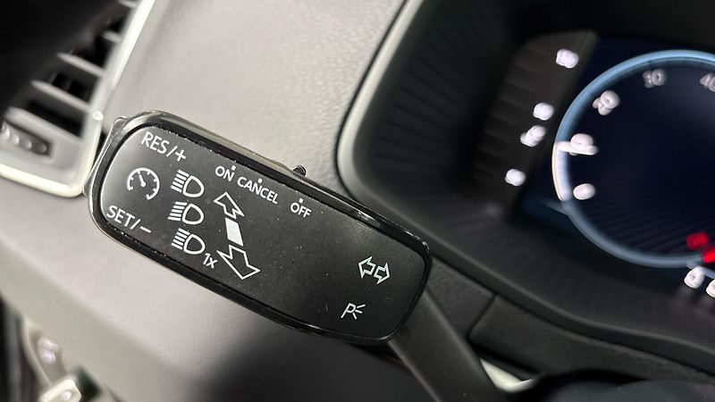 Škoda Karoq 1.5 TSI Style - fotka 14 z 27
