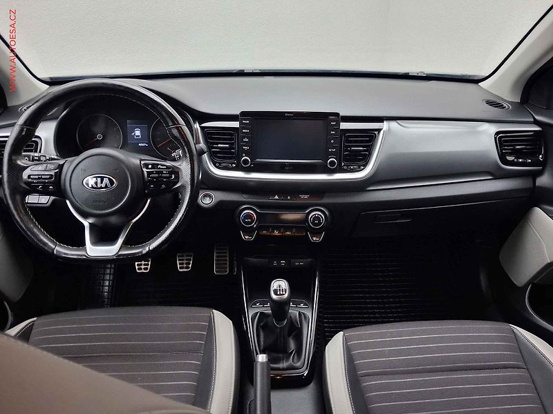 Kia Stonic (2019) 1.4i, ČR, Navi, kamera - fotka 8 z 18