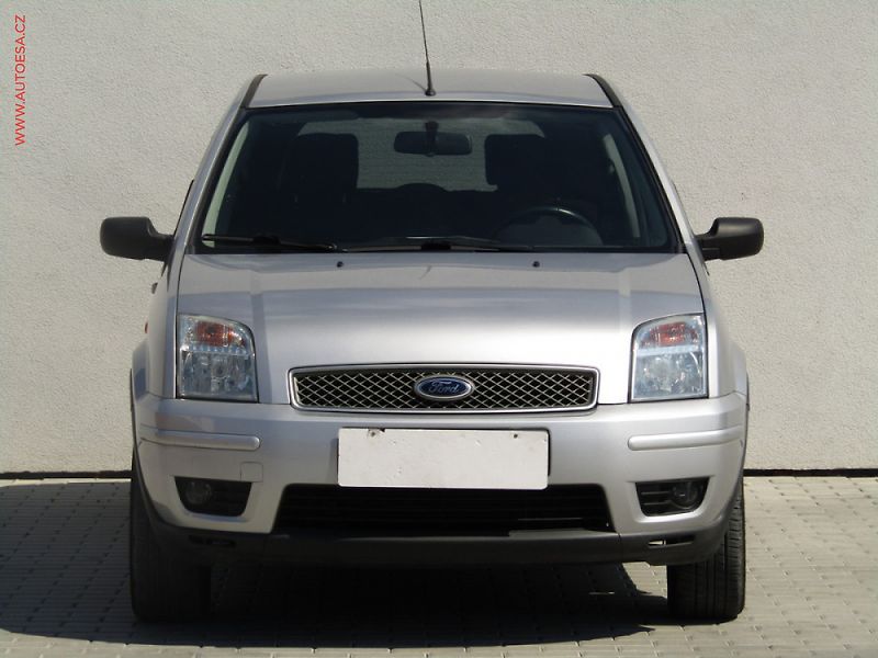 Ford Fusion (2004) 1.6i, AC, tažné - fotka 2 z 3