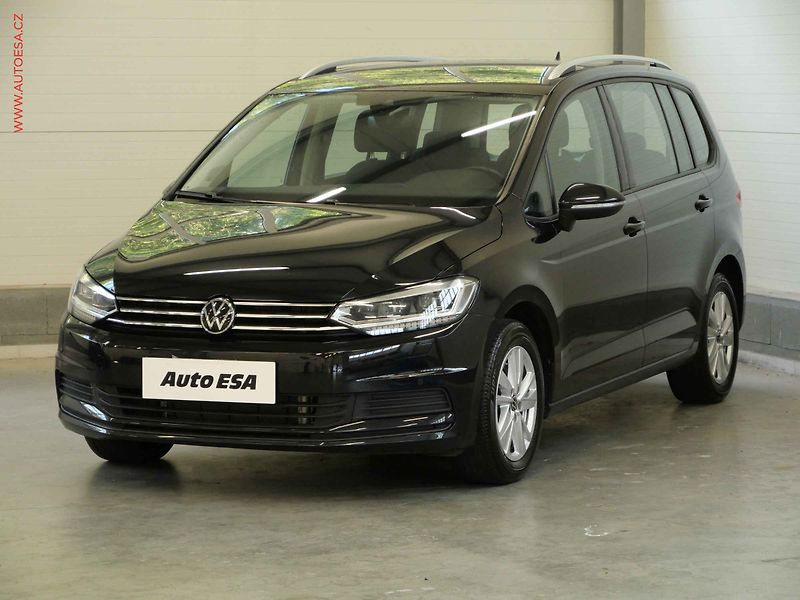 Volkswagen Touran (2022) 2.0TDi, LED, navi, kamera - fotka 3 z 22