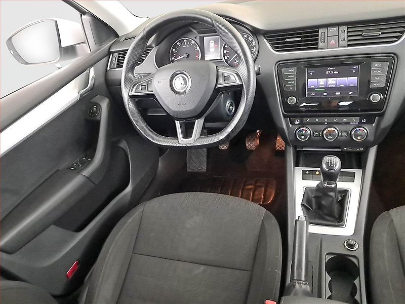 Škoda Octavia (2014) Ambition 1.2 TSI, Navi - fotka 7 z 22