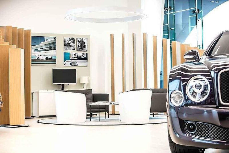 Bentley v Dubaji otevřelo svůj největší showroom.