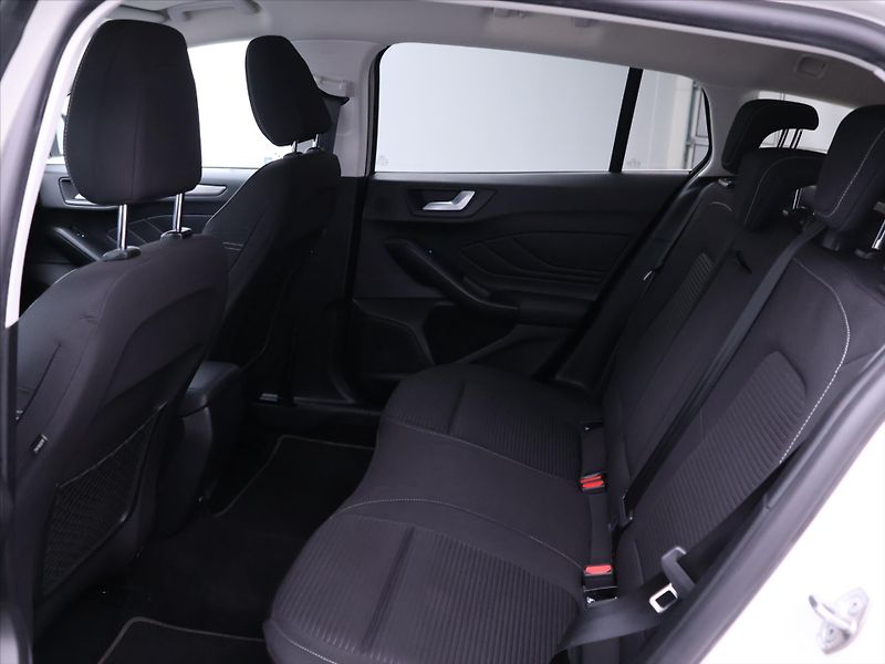 Ford Focus 1,5 Titanium X CZ 1.Maj. DPH - fotka 14 z 31