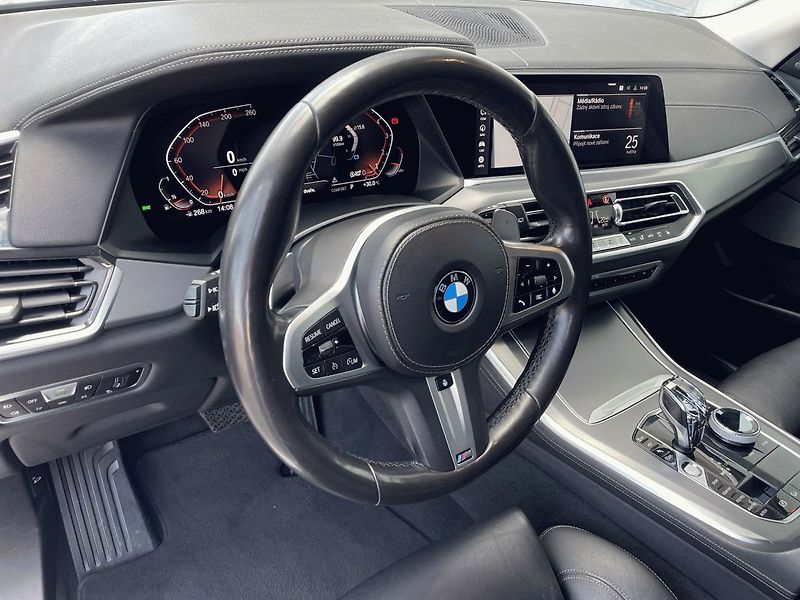 BMW X5 (2019) xDrive 40i AT 340k - fotka 23 z 28