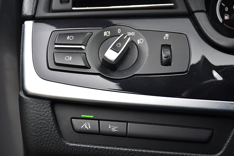 BMW Řada 5 530d xDrive ČR 2xKOLA - fotka 38 z 47