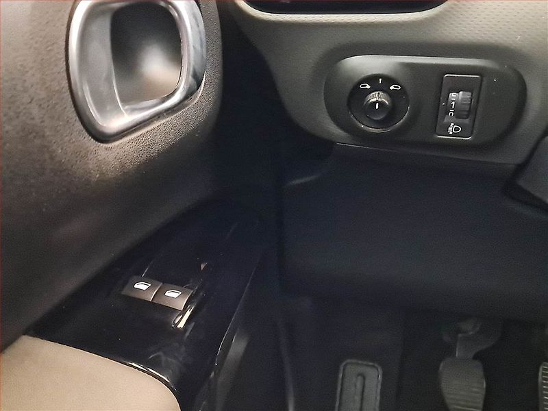 Citroën C4 Cactus (2016) 1.2 PureTech, Navi, Tempomat - fotka 13 z 17