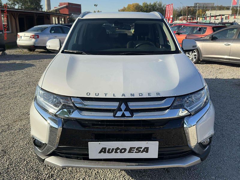 Mitsubishi Outlander (2017) 2.0 MIVEC, Edition, AT, TZ - fotka 2 z 20
