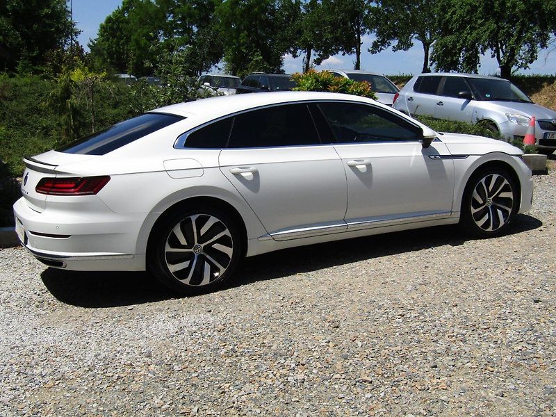 Volkswagen Arteon (2019) 2.0 TDI 140kW R-Line - fotka 4 z 44