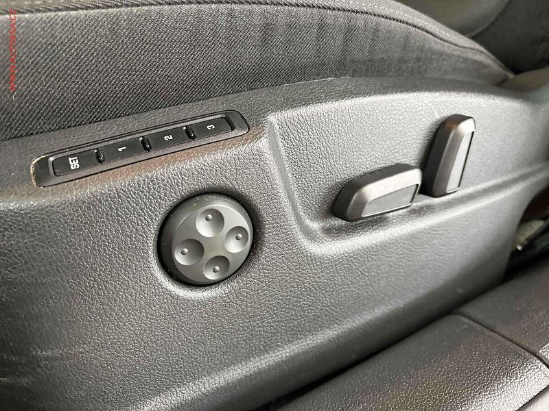 Škoda Superb (2014) 2.0 TDi, DSG, xenon - fotka 13 z 17