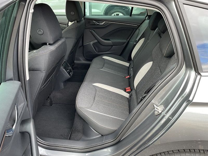 Škoda Scala Top Selection 1.0 TSI 85 kW - fotka 7 z 11