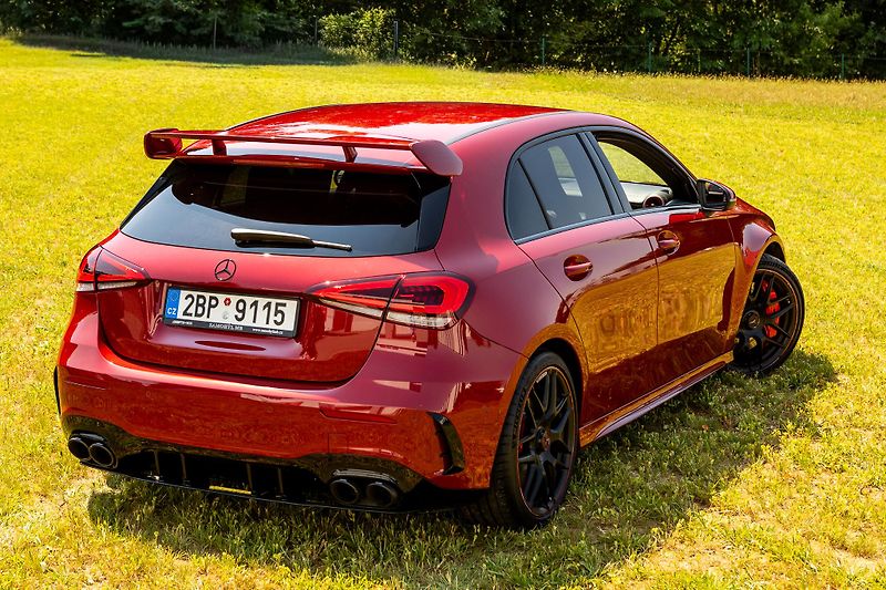 Mercedes-Benz Třídy A (2020) Mercedes-AMG A45 S 4MATIC+ - fotka 4 z 11