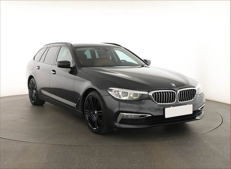 BMW Řada 5 (2018) Luxury Line 540i xDrive - fotografie inzerátu