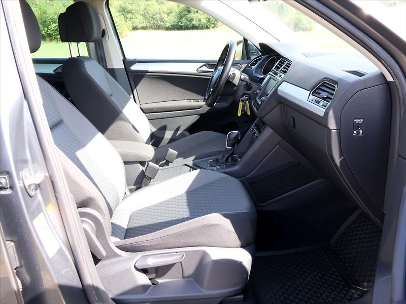 Volkswagen Tiguan 1,4 TSI 110kW DSG LED 1.Maj. - fotka 12 z 27