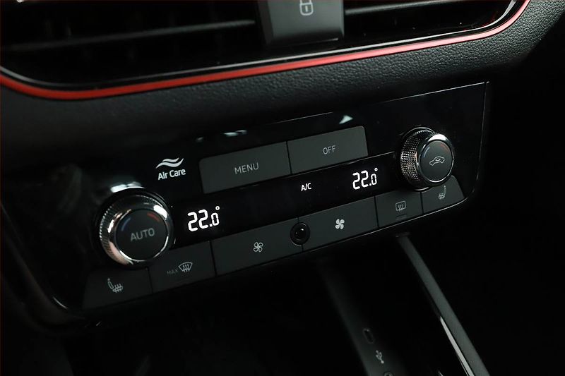 Škoda Kamiq (2025) 1.0 TSI, MONTE CARLO, KEYLESS - fotka 13 z 17