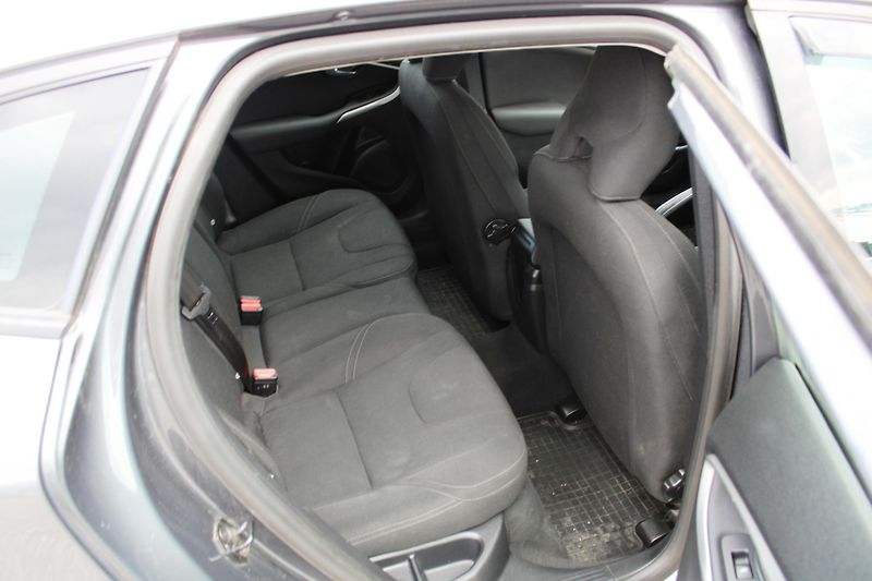 Volvo V40 (2012) 1,6D2 KLIMA TEMPOMAT EL.OKNA - fotka 12 z 16