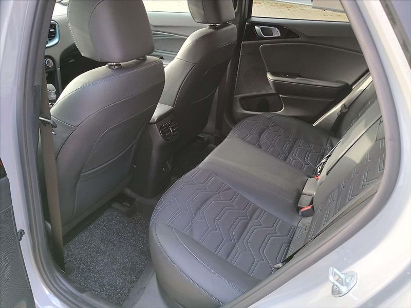 Kia XCeed 1.6 1,6 T-GDi GPF 7DCT STEEL E - fotka 7 z 8