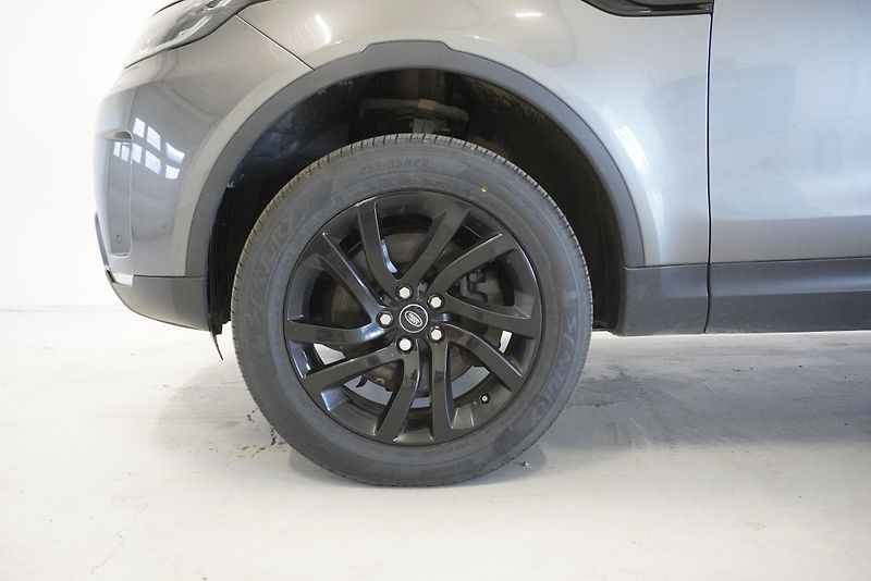 Land Rover Discovery 3,0 TD6 HSE 4WD AUT. - fotka 10 z 38