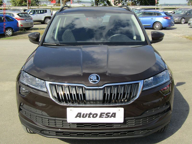 Škoda Karoq (2019) 2.0 TDi, ČR, Ambition - fotka 2 z 21