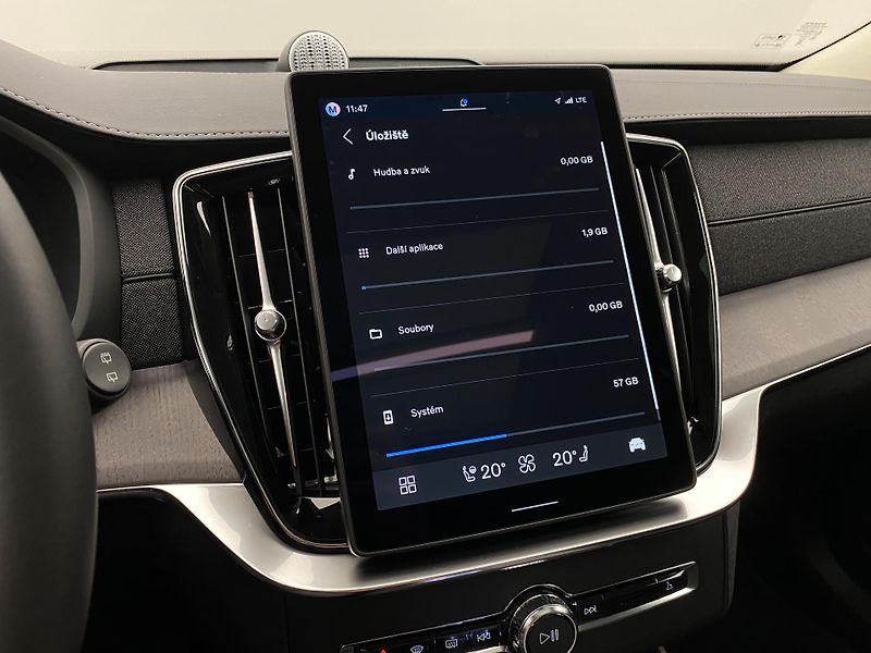 Volvo XC90 (2026) T8 AWD Plug-in DARK ULTRA - fotka 67 z 75