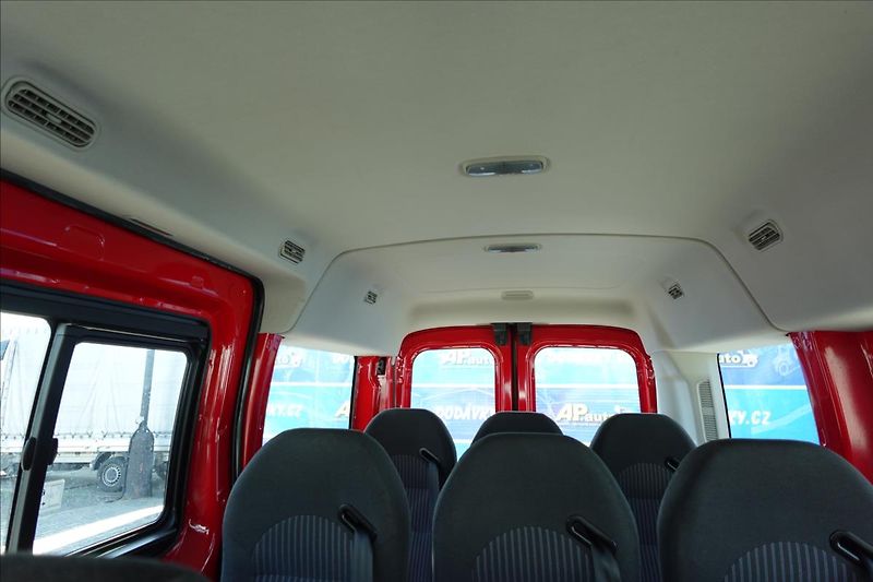 Ford Transit 2,2 TDCi  L2H2 9MÍST BUS KLIMA - fotka 38 z 39