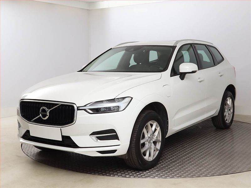 Volvo XC60 (2017) T8 Twin Engine - fotka 2 z 24