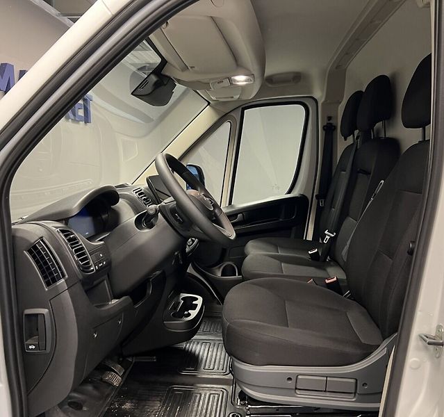 Toyota Proace Max 2.2 AT COMFORT EXE. L3H2 - fotka 6 z 16