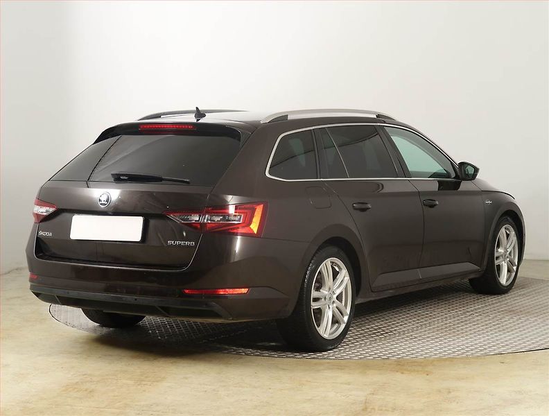 Škoda Superb (2016) Laurin&Klement 2.0 TDI - fotka 5 z 28