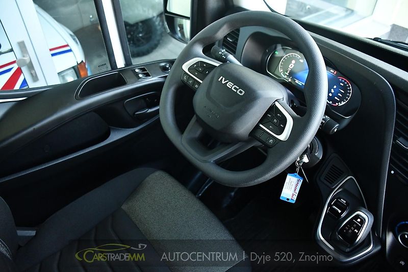 Iveco Daily 2,3HPi AUTOMAT KAMERA 5tKM!! - fotka 16 z 44