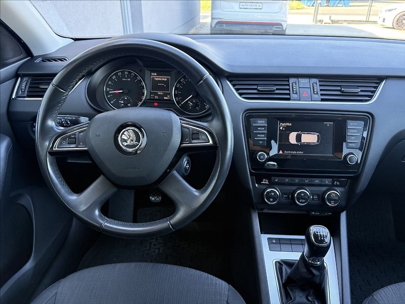 Škoda Octavia 2,0 ČR 1. maj. servis 6 MT - fotka 10 z 25