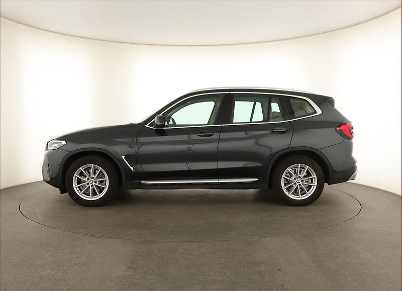 BMW X3 (2023) xDrive20d - fotka 3 z 19