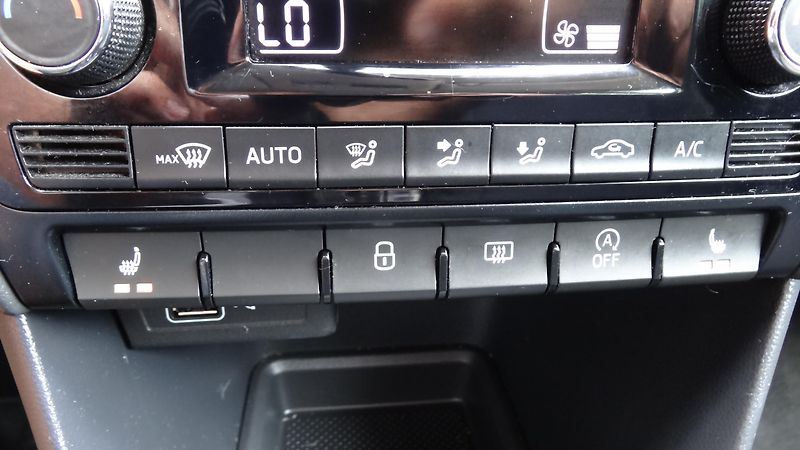 Škoda Rapid 1.0TSi 81kW Style rezervace - fotka 14 z 20