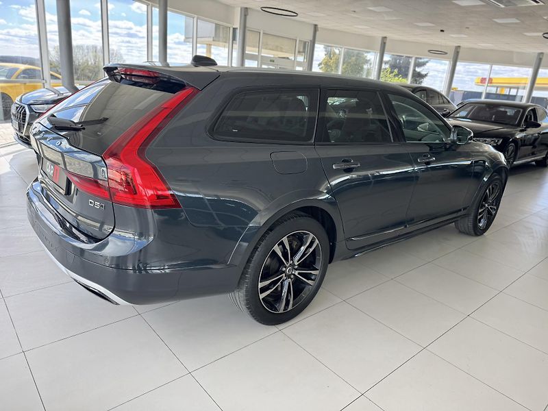 Volvo V90 CC*D5 173kW*AWD*KeyLess*Tažné - fotka 5 z 34