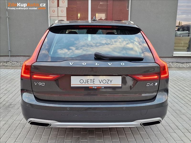 Volvo V90 D4 AWD Cross Country,ČR,1.Maj - fotka 9 z 50