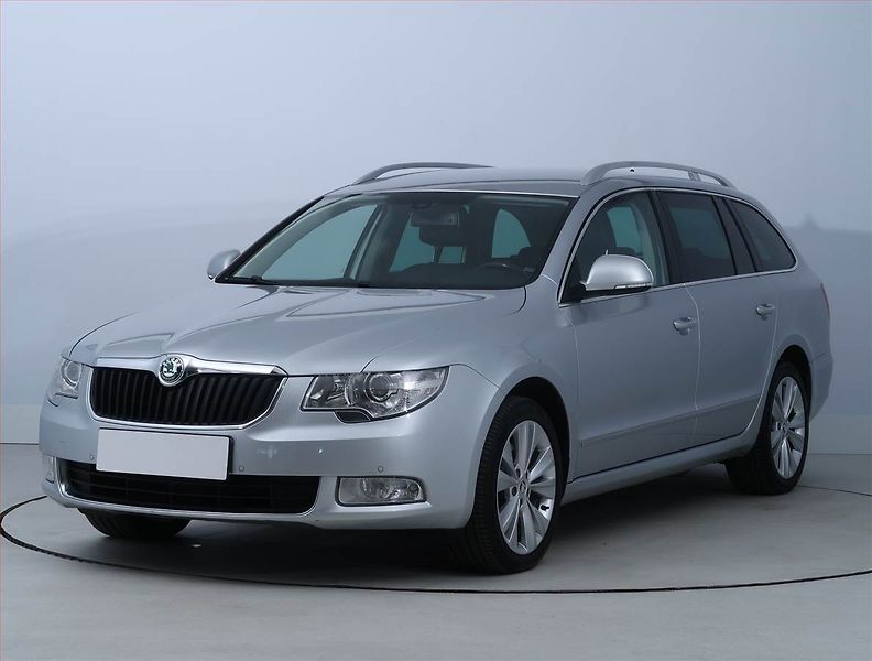 Škoda Superb (2011) 2.0 TDI, Serv.kniha - fotka 2 z 21