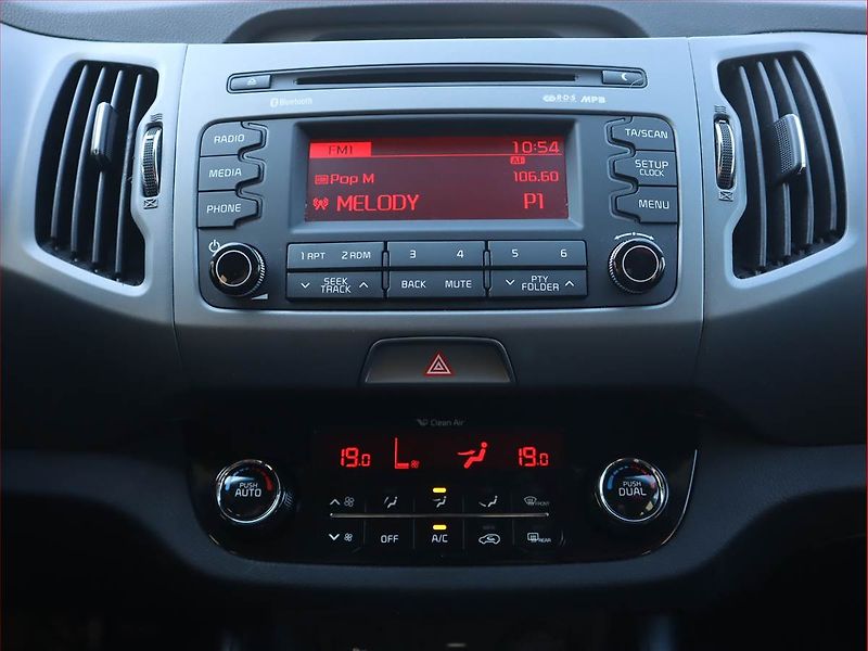 Kia Sportage (2015) 2.0 CRDi, 4X4, Automat - fotka 12 z 19