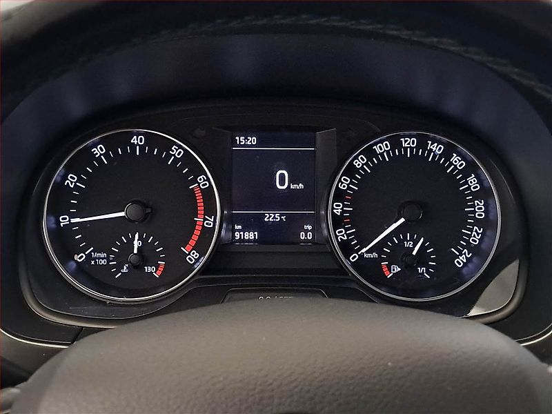 Škoda Fabia (2017) 1.0 TSI, Tempomat - fotka 11 z 16