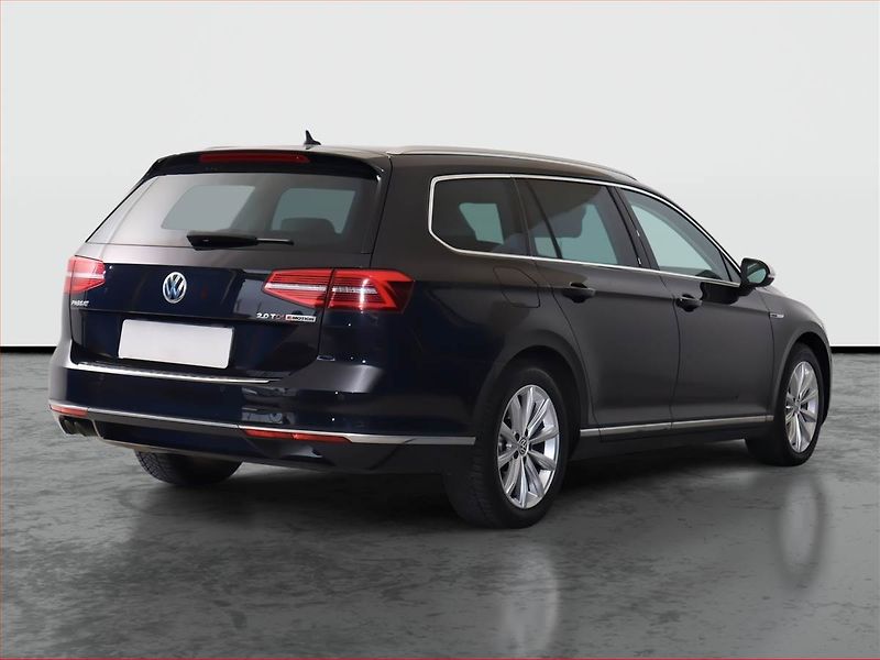 Volkswagen Passat (2017) Highline 2.0 TDI, 4X4 - fotka 5 z 21