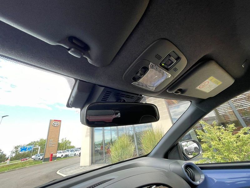 Toyota Aygo 1.5 Hybrid automat Style Smart - fotka 27 z 27