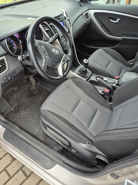 Hyundai i30 (2017) - fotka 12 z 16