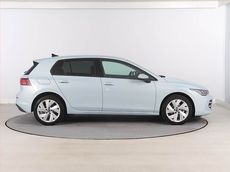 Volkswagen Golf (2025) 1.5 TSI, 1.Majitel, DPH - fotka 6 z 20