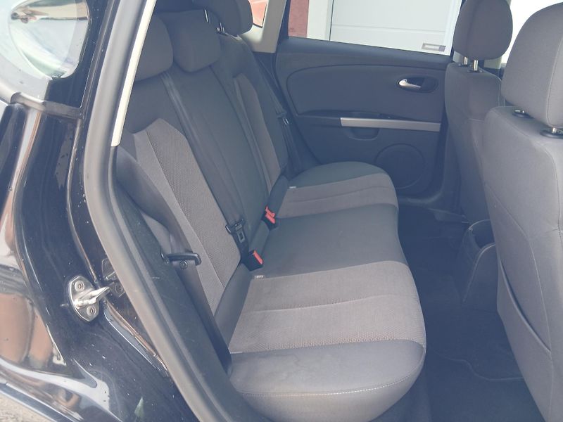 Seat Leon 1.4 TSi ČR - fotka 14 z 34