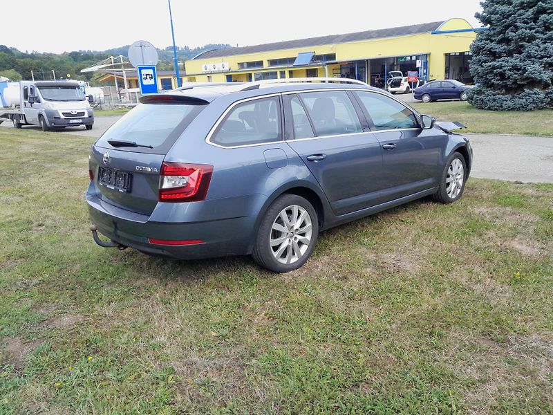 Škoda Octavia 2,0 TDI DSG serviska 2x klíč - fotka 4 z 18