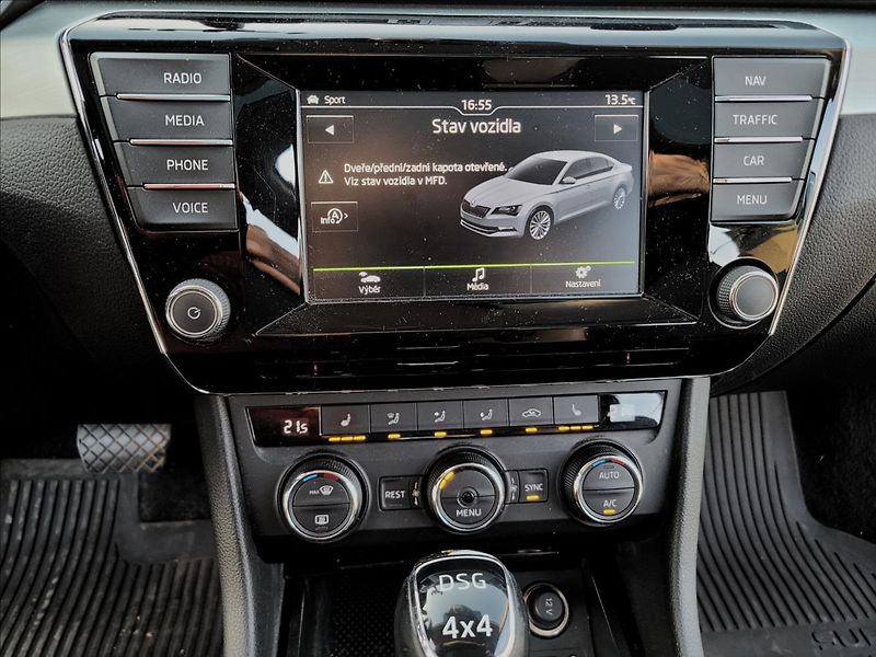 Škoda Superb 2,0 TDI,140kw,DSG,Panorama - fotka 26 z 50