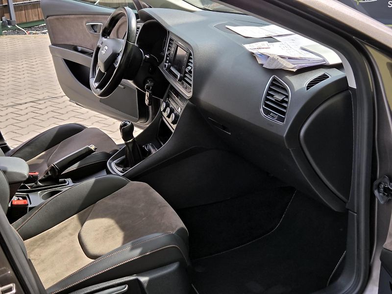 Seat Leon 2,0TDi xPERIENCE 4drive ROZVOD - fotka 27 z 51