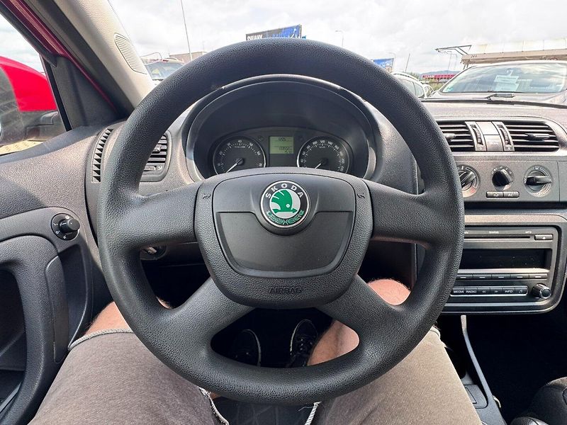 Škoda Fabia (2011) 1,2 TSI 63 KW KM STK - fotka 25 z 49