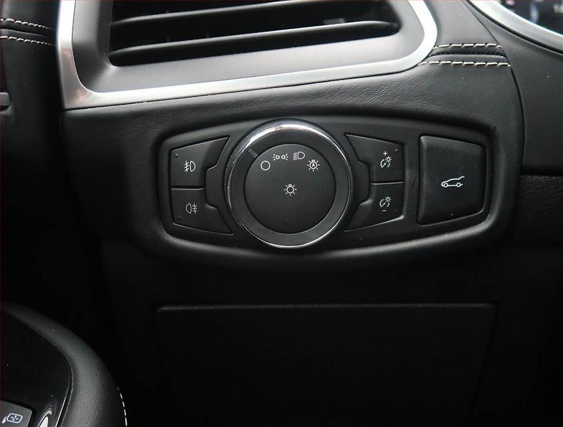 Ford S-MAX (2017) Vignale 2.0 EcoBoost, Automat - fotka 19 z 30