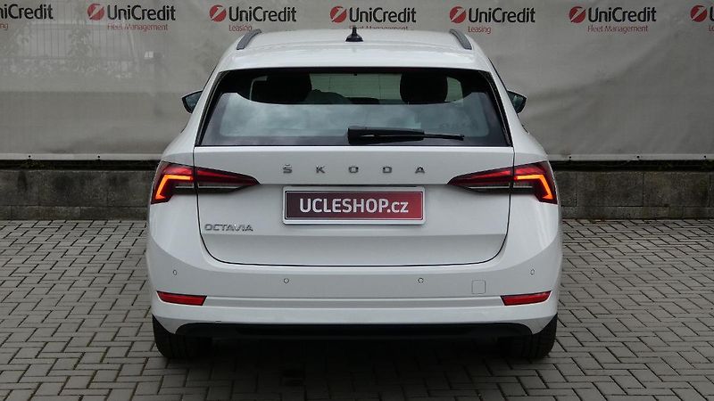 Škoda Octavia Combi 2,0 TDI Ambition - fotka 4 z 22