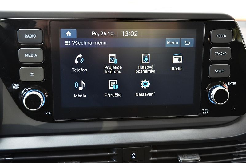 Hyundai i20 (2024) 1.2i 62kW / ČR / 8.000km - fotka 32 z 37