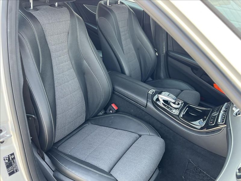 Mercedes-Benz Třídy E 2,0 E 220 d / 9G-TRONIC - fotka 22 z 35