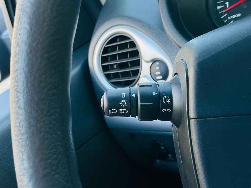 Renault Clio 1.2i 55KW MANUÁL 1MAJITEL  - fotka 38 z 42